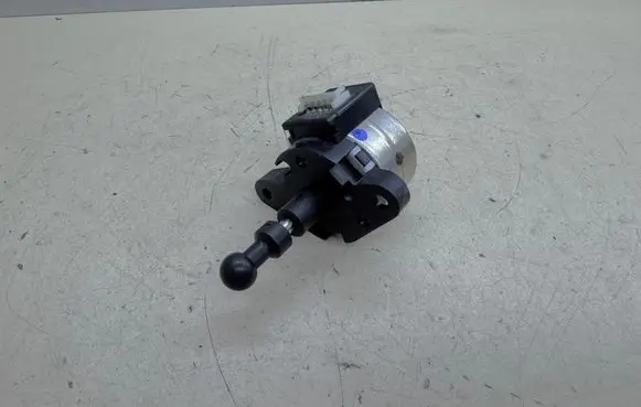Audi A6 S6 C6 4F Headlight level adjustment motor 16343900