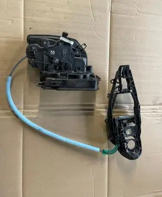 BMW X2 F39 Rear door lock 7281939