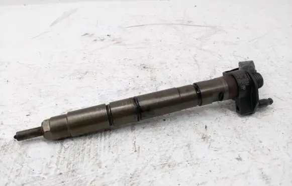 Audi A6 S6 C6 4F Fuel injector 059130277AJ 07100502407 04451150541121