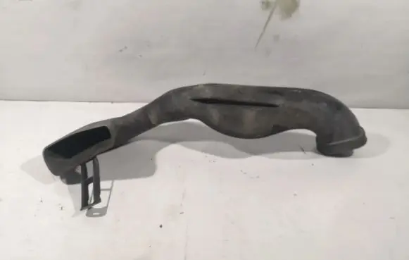 Opel Astra J Air intake duct part 13307080