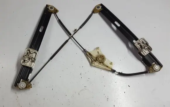 Seat Leon (5F) Front door window regulator with motor 