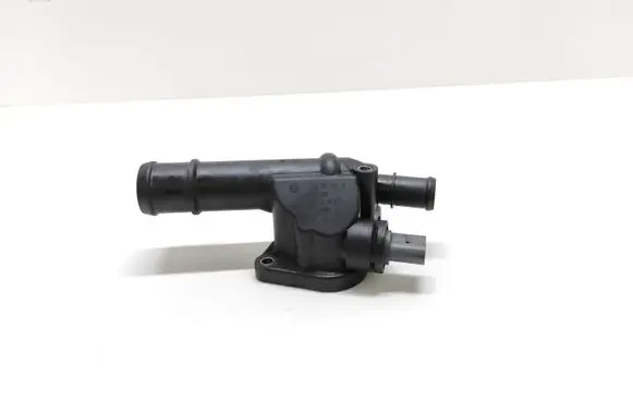 Volkswagen PASSAT B6 Engine coolant pipe/hose 03G121132