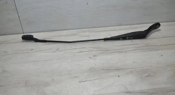 Peugeot Partner Windshield/front glass wiper blade 9682974380