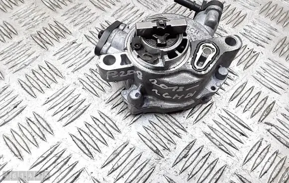 Peugeot 208 Vacuum pump 9804021880