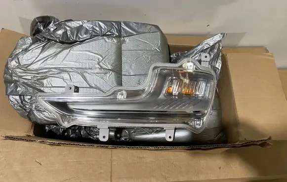 Chevrolet Volt I Front fog light 22810493