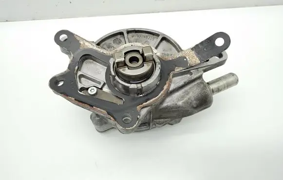 Mercedes-Benz CLS C218 X218 Vacuum pump A64223065 ST784MIA
