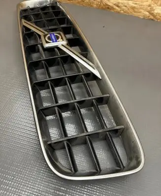 Volvo XC90 Front bumper upper radiator grill 8620641 50091