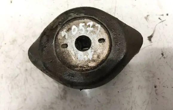 Engine mount bracket