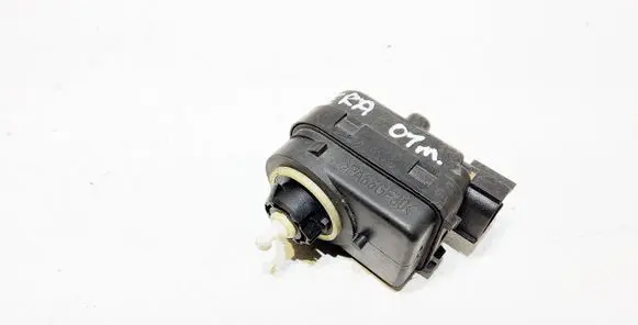Nissan Almera N16 Headlight level adjustment motor 
