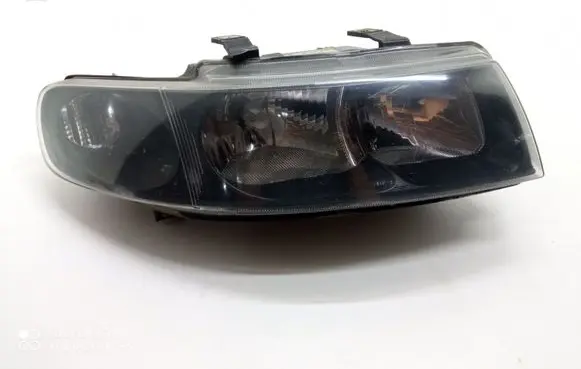 Seat Toledo II (1M) Headlight/headlamp 1M1941002B
