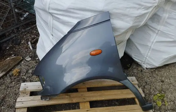 Nissan Serena Fender