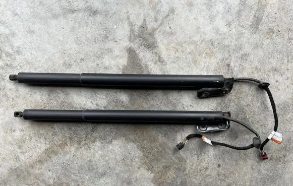 Alfa Romeo Stelvio Tailgate strut 505603960
