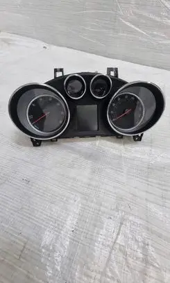 Opel Mokka Speedometer (instrument cluster) 95316674