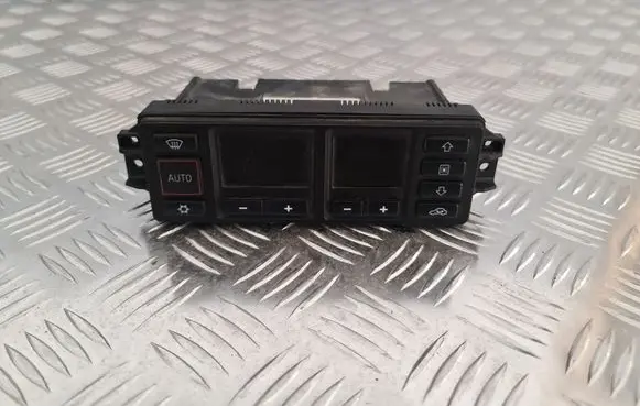 Audi A4 S4 B5 8D Air conditioning/heating control unit 8L0820043D