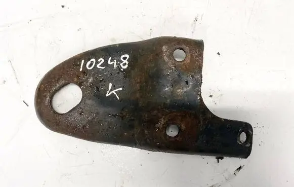 Hyundai Trajet Engine mounting bracket