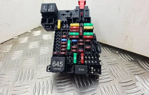 Audi A1 Fuse module 2Q0937615A