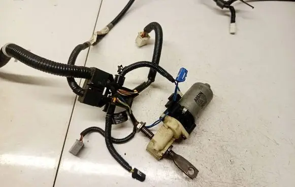 Toyota Avensis T250 Seat adjustment motor 8582033020