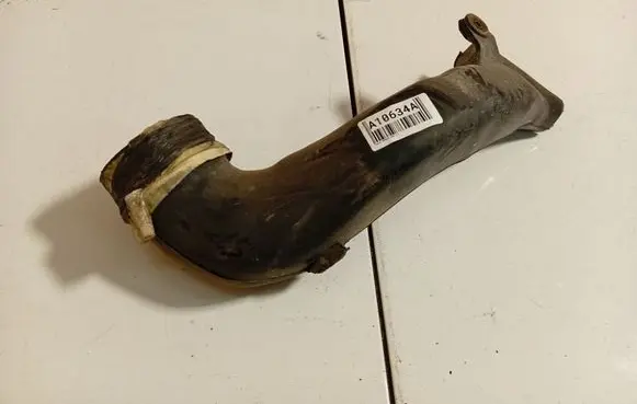 Air intake hose/pipe