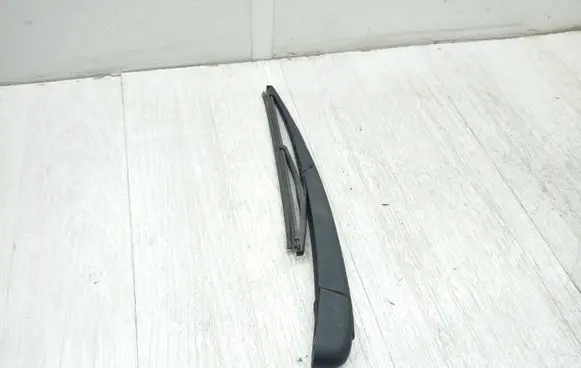 Renault Megane II Rear wiper blade arm