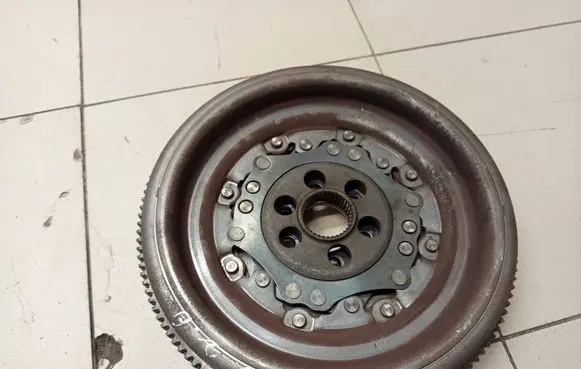Volkswagen PASSAT B6 Flywheel 415062909