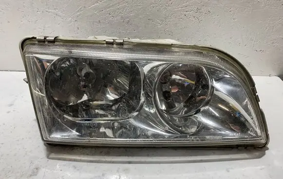 Volvo S40, V40 Headlight/headlamp 26A27