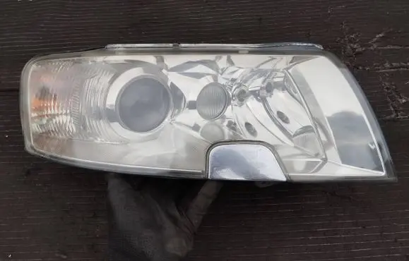 Skoda Superb B5 (3U) Headlight/headlamp 24675600 5DV008290