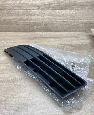 Volkswagen Polo IV 9N3 Front bumper lower grill 6Q0853665D