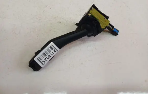 Volkswagen Touran I Wiper control stalk 