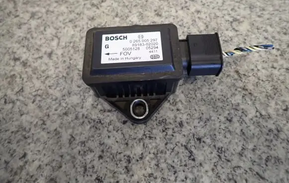 Toyota Avensis T250 ESP acceleration yaw rate sensor 0265005297