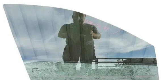 Renault Fluence Front door window glass four-door