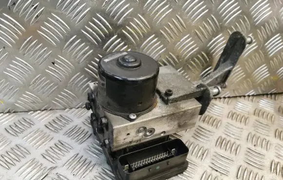 Mercedes-Benz C W203 ABS Pump 0365454132