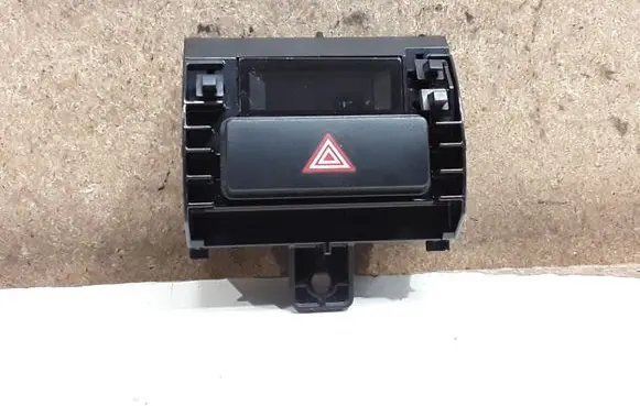 Toyota Hilux (AN120, AN130) Hazard light switch 839100K180