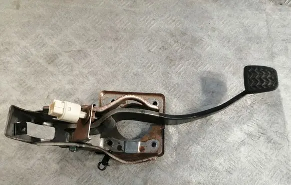 Toyota Avensis T250 Brake pedal 5510605080 4710105100