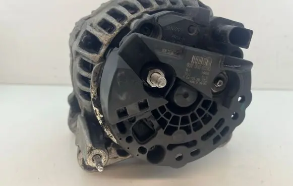 Volkswagen Golf VI Generator/alternator 03F903023D