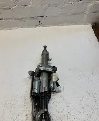 Steering wheel axle set