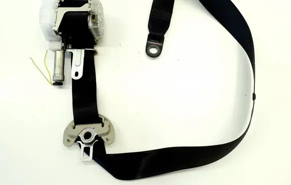 Toyota RAV 4 (XA40) Front seatbelt 7T4790P 582273