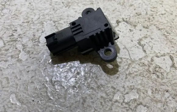 Ford Fiesta Airbag deployment crash/impact sensor DG1314C676AA 11212016