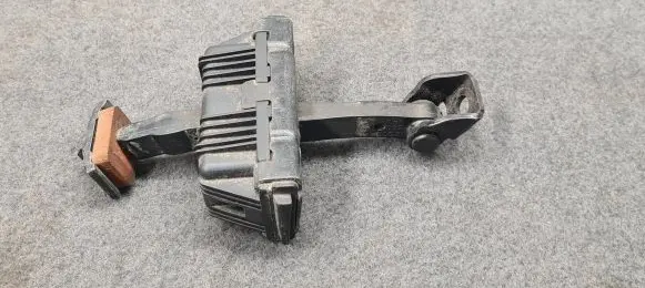 BMW 3 E90 E91 Front door check strap stopper 7176807