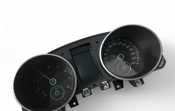 Volkswagen Golf VI Speedometer (instrument cluster) 5K0920870D
