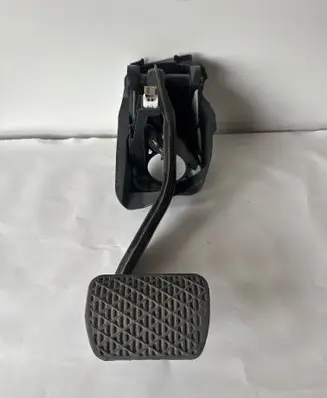 Mercedes-Benz GLC X253 C253 Brake pedal A2222940001