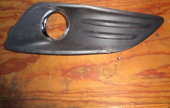 Ford Fiesta Front fog light trim/grill C1BB15A222D