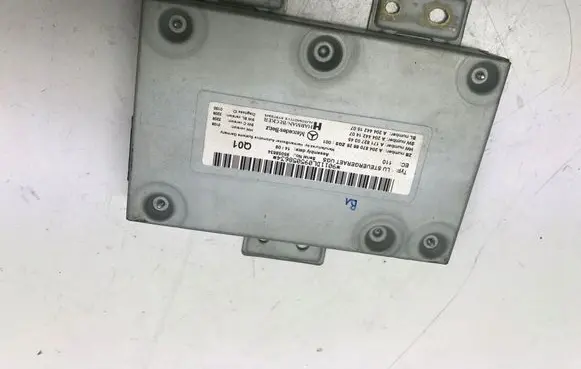 Mercedes-Benz E W212 Head unit multimedia control A2048708626