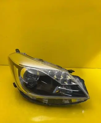 Toyota Yaris Headlight/headlamp
