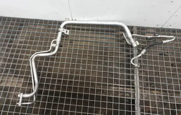 Dodge RAM 1500 DS Air conditioning (A/C) pipe/hose 68232468AB