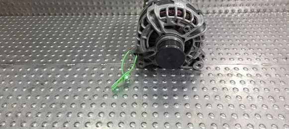 Volkswagen Golf VII Generator/alternator 03L903023K