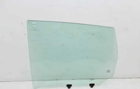 Nissan Note (E11) Rear door window glass