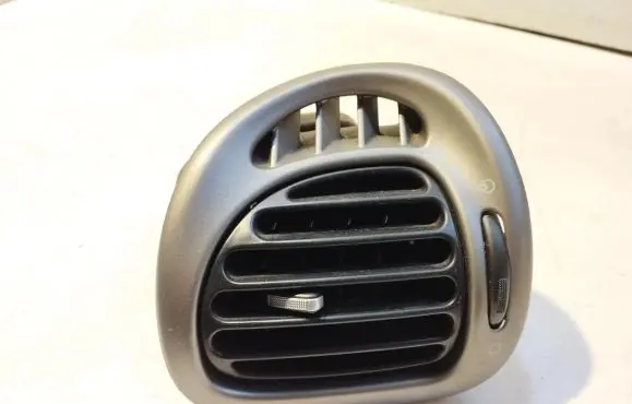 Citroen Xsara Picasso Dashboard side air vent grill/cover trim 9631280177