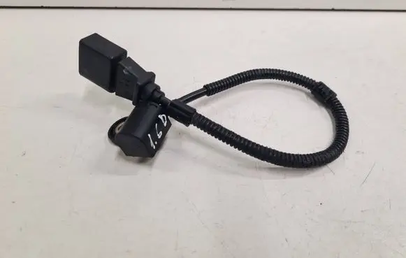 Volkswagen PASSAT B7 Camshaft speed sensor 9805940