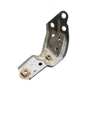 Toyota Avensis T270 Fender mounting bracket