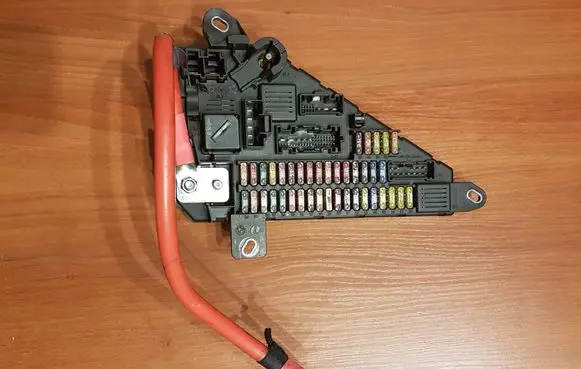 BMW 5 E60 E61 Fuse box set 6906619 1152